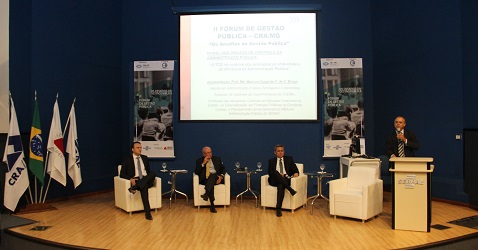 O painel, mediado pelo presidente da Câmara Mineira de Arbitragem Empresarial (Caminas), Hudson Navarro, teve as apresentações do assessor da Vice-Presidência do TCEMG, Marconi Braga; do promotor de Justiça, José Carlos Fernandes Junior; e do delegado da Polícia Federal, Leopoldo Lacerda.